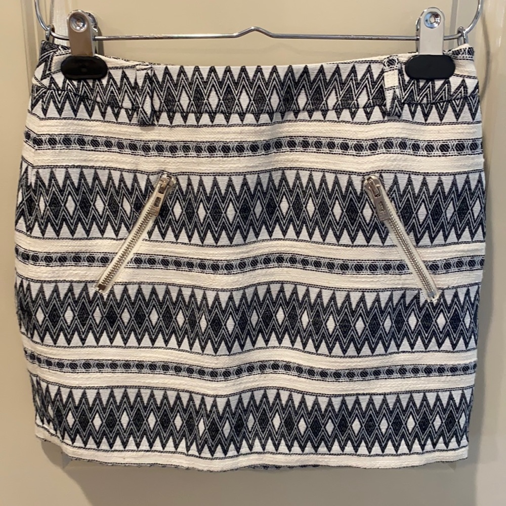 Geometric print lined miniskirt
